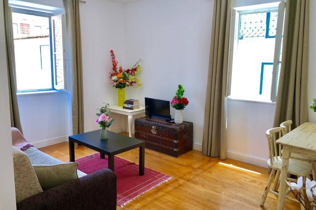 32 2 - Heart Of Lisbon Private Apartment, Bairro Alto Exteriör bild